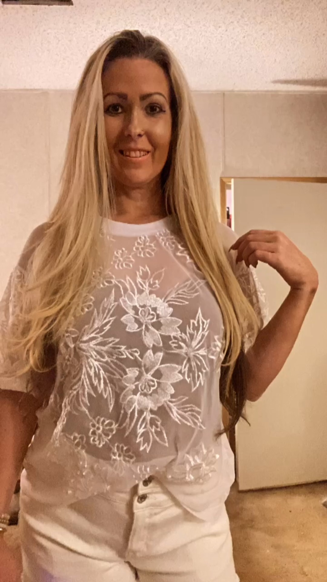 Hey y’all ! I’ve been LOVING these shirts all summer ! They’re gorgeous, they wash well , the material is great! I’ve paired both of mine with shapewear and i will link that as well !! 

Shirts:M
Shorts:M
Bodysuit:M