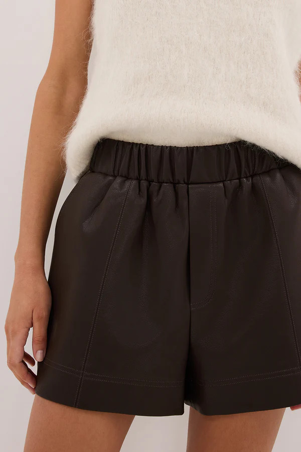 MONTY CHOC FAUX LEATHER SHORT | DISSH