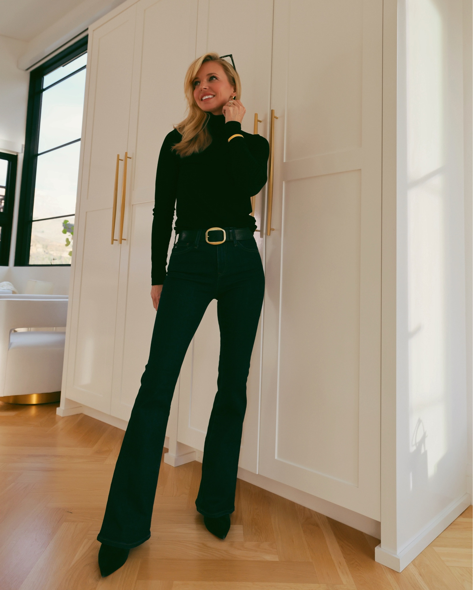 If I had to pick the best pair of flattering, elongating jeans… it would be these dark wash flare leg jeans. They are a 32” inseam, so I can wear them with a small heel and they’re the perfect length. So easy to dress up or down too!

#LTKOver40 #LTKSeasonal