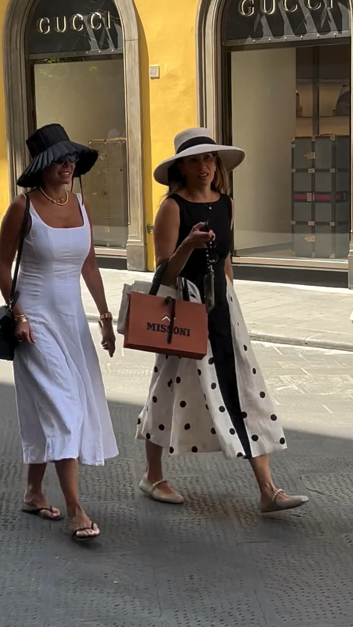 Summer on Via de’ Tornabuoni. 👒✨

Two impossibly elegant women in classic ladylike dresses and hats, bringing timeless Florentine style to the streets. High-summer dressing done the Italian way.

Save this post for your ultimate Italy outfit inspo. 📌

#italianstreetstyles #italianstyle #modaitaliana #modaitaliana🇮🇹🇮🇹