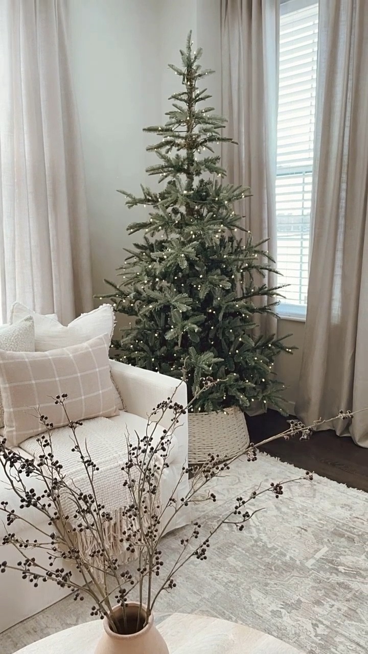 Got some requests to link last year’s Christmas tree. It’s the 7’ king noble fir from King of Christmas with warm LED lights. 🎄 this is a clip I took before decorating it. Hope it’s helpful! 

#LTKSeasonal #LTKhome #LTKHoliday