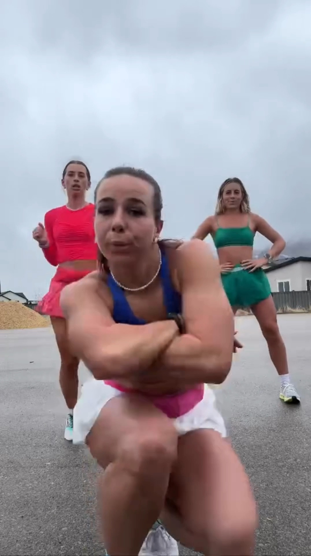 Being this cute ain’t easy 💅 Consider this my official application to be a Utah Runner Girl.

#runnergirl #fashionista #marathon #outfit #running #girl #runner 

#LTKStyleTip #LTKShoeCrush #LTKActive