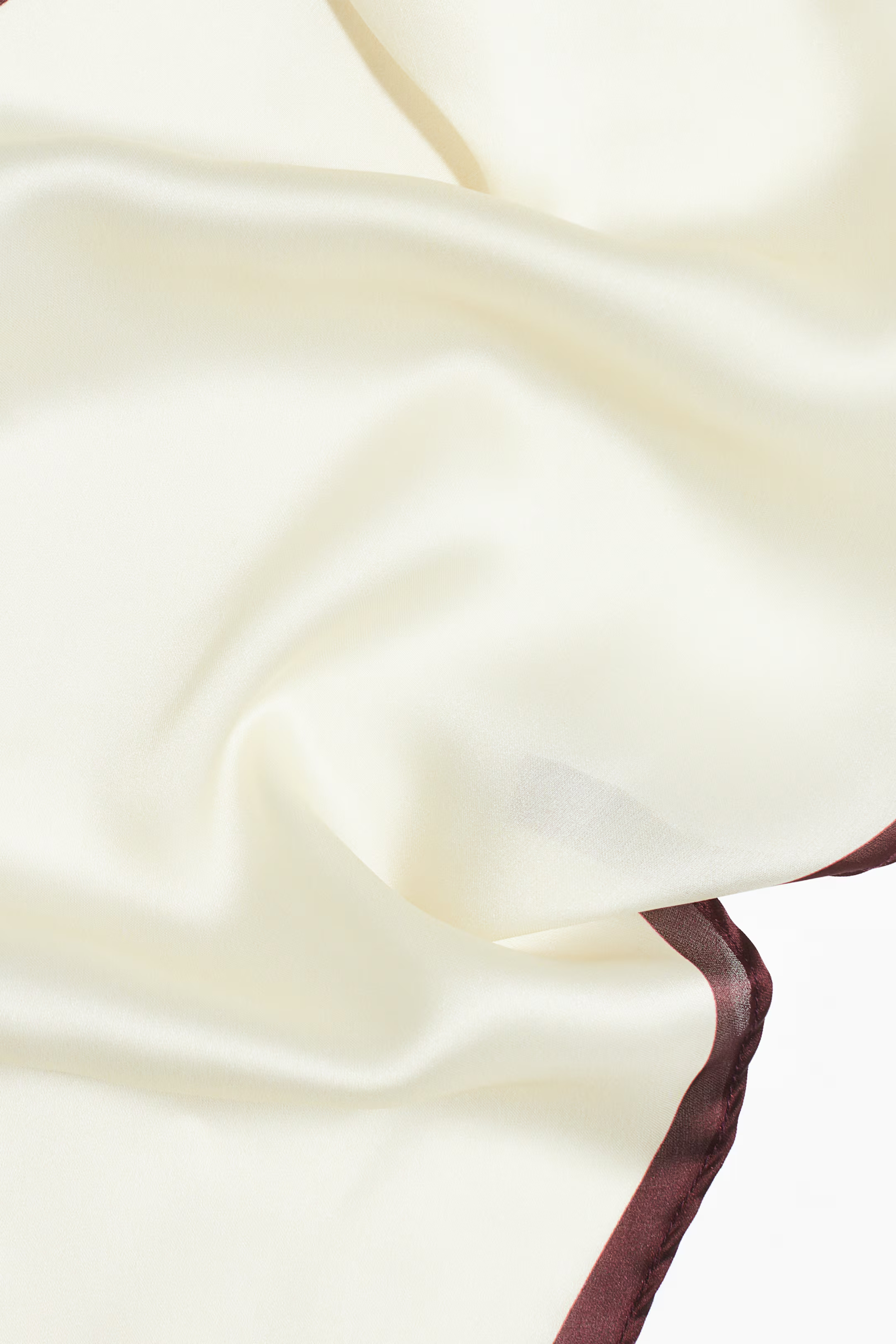 Diamond-shaped scarf | H&M (UK, MY, IN, SG, PH, TW, HK)