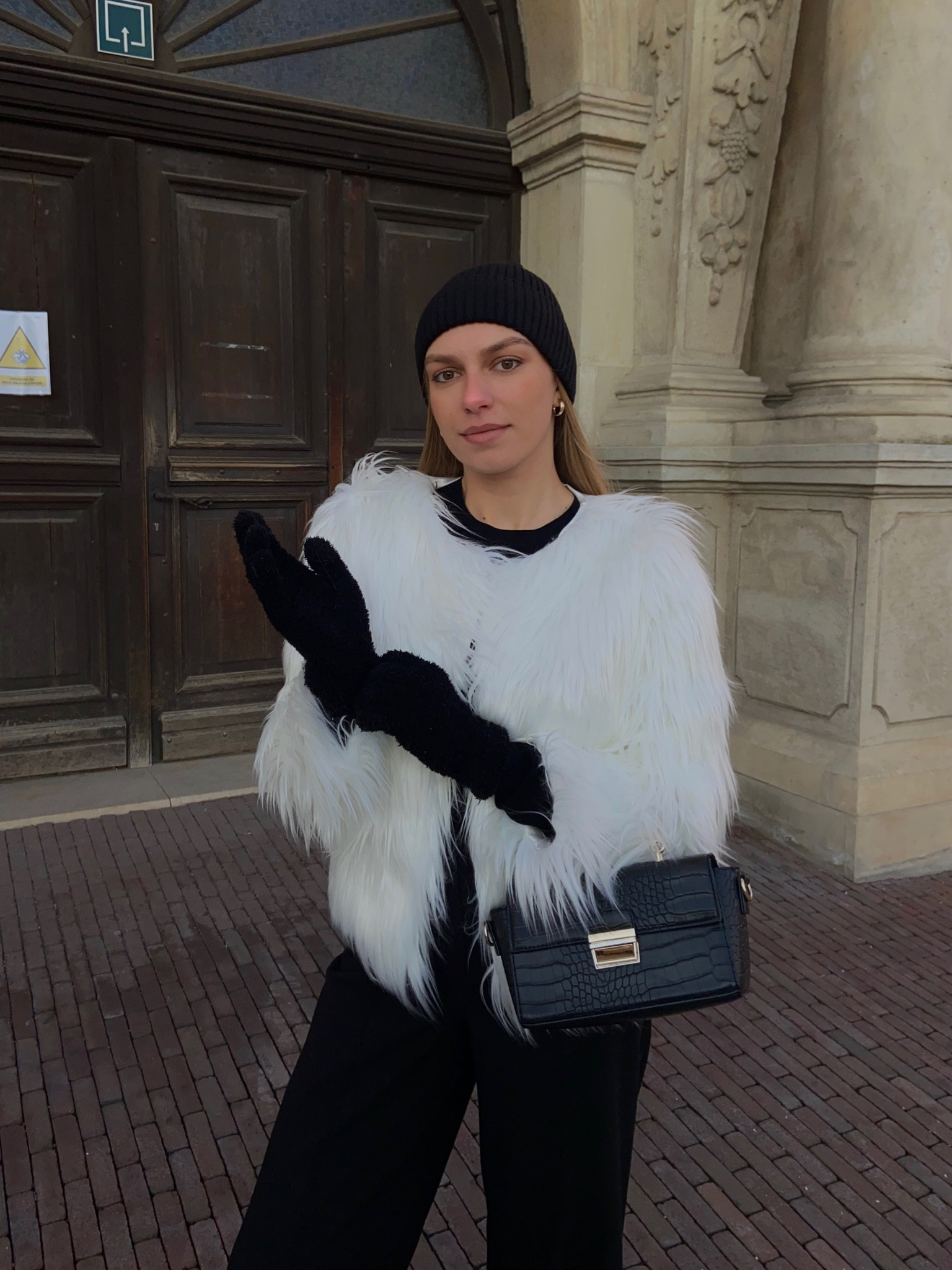 Faux fur chic for winter vibes 🤍⛄️

#LTKeurope #LTKstyletip #LTKSeasonal