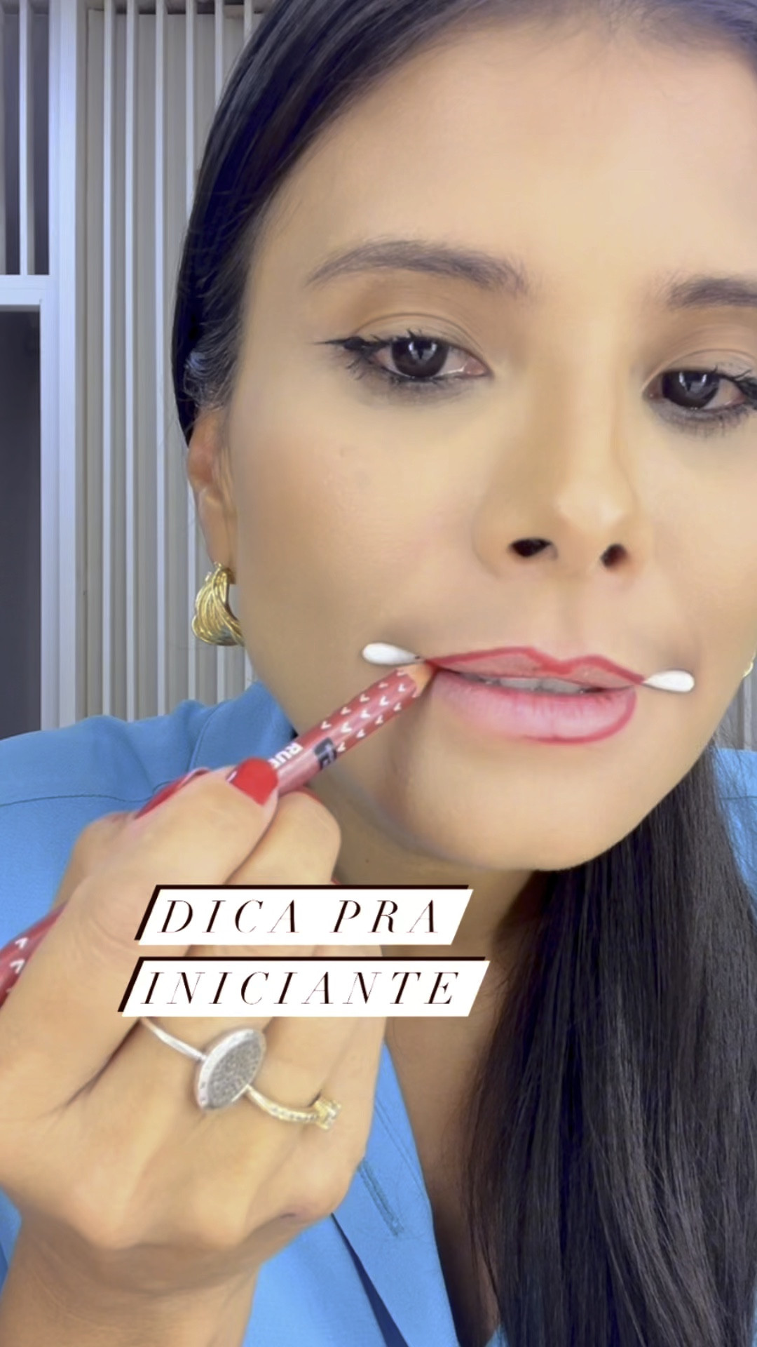 Uso esse lápis como contorno e até mesmo como batom, ele é bem macio e tem uma durabilidade ótima! Mas é claro que eu sempre gosto de dar um acabamento com gloss porque eu amo!



#LTKover40 #LTKbrasil #LTKGiftGuide