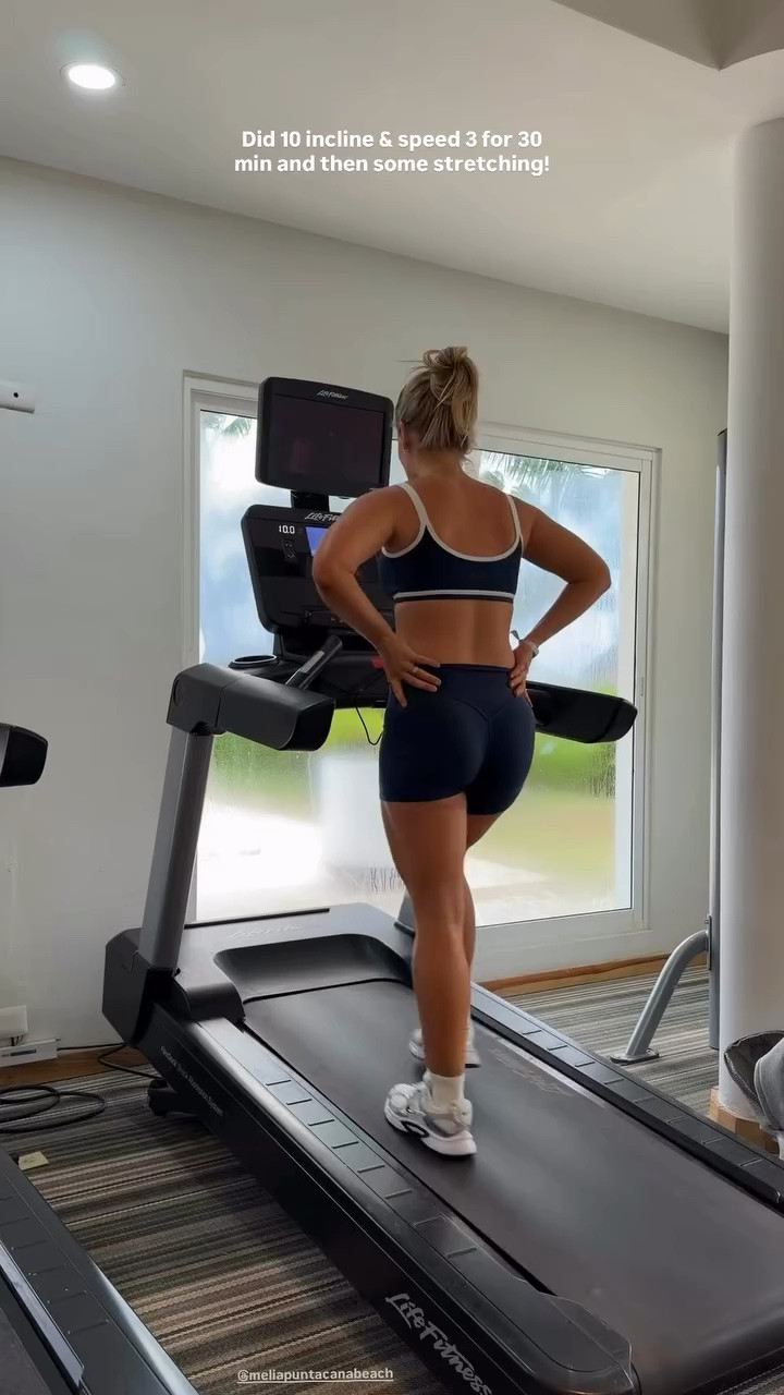 Did 10 incline & speed 3 for 30 min and then some stretching!

#LTKfitnessgoals #LTKActive #LTKBump