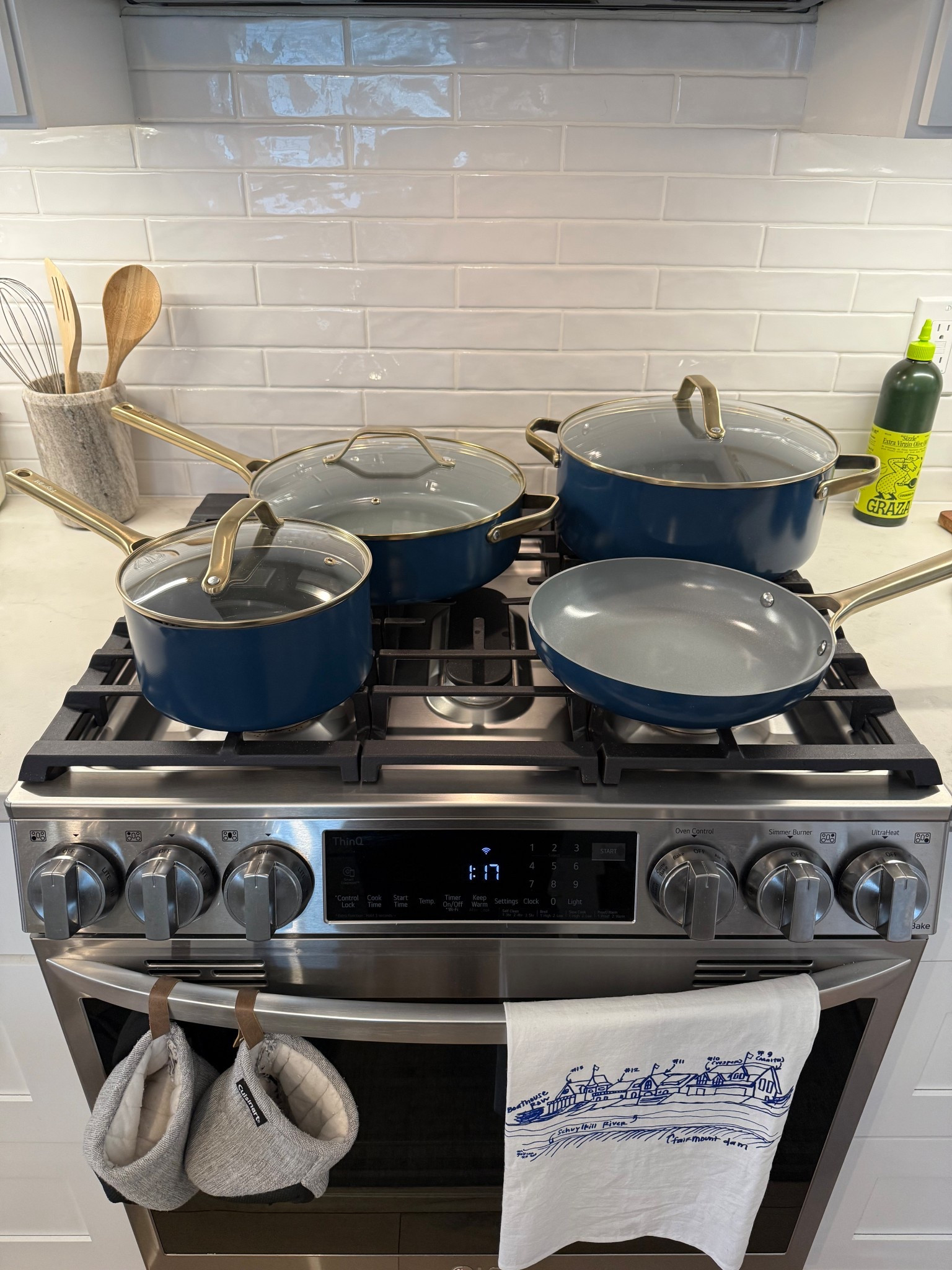 Time for an upgrade! How beautiful is this set? Under $150 and so many color options! 


#LTKHome #LTKFindsUnder100