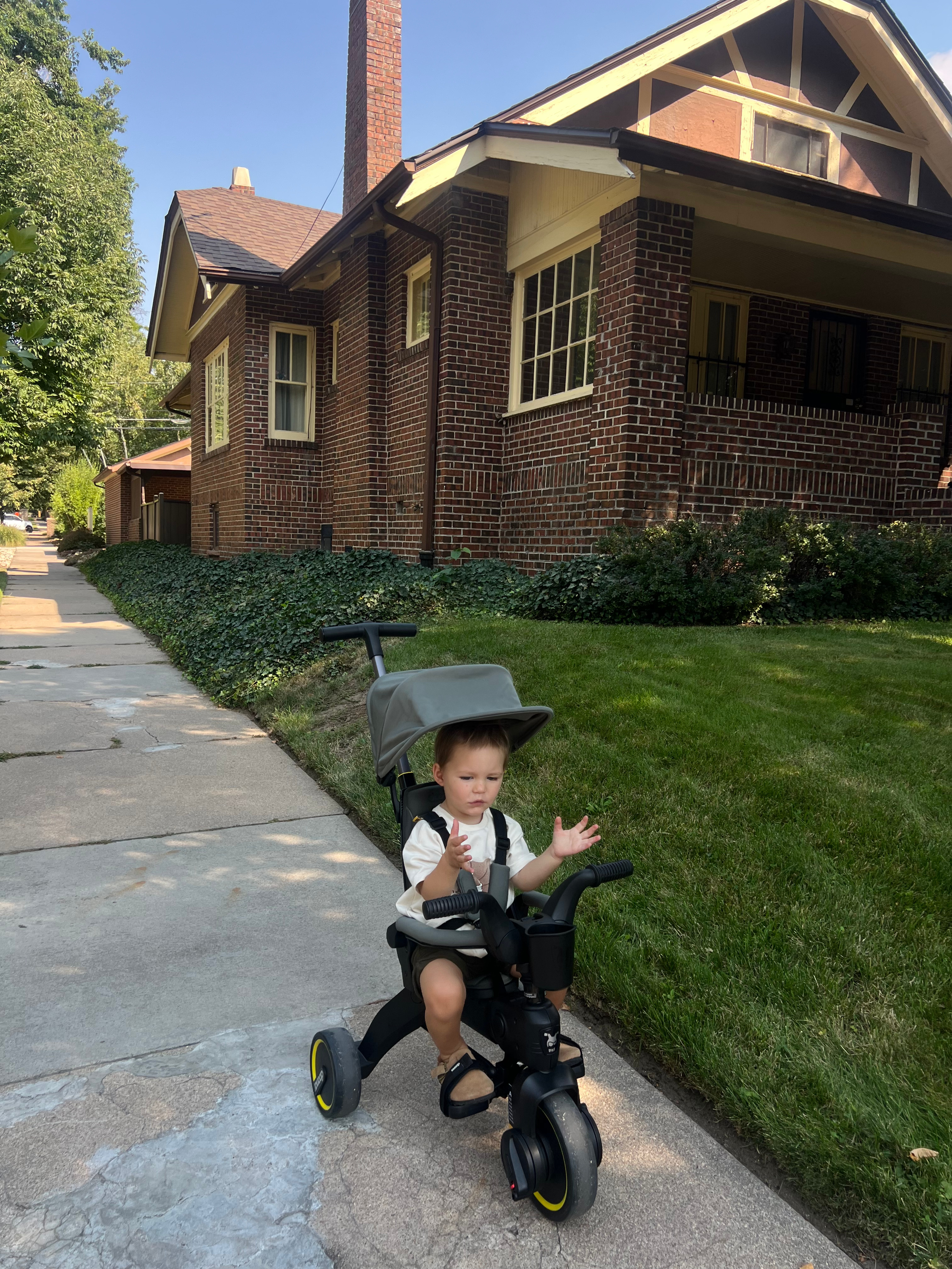 Out & about 🤍 

 #LTKHome #LTKStyleTip #LTKBaby
