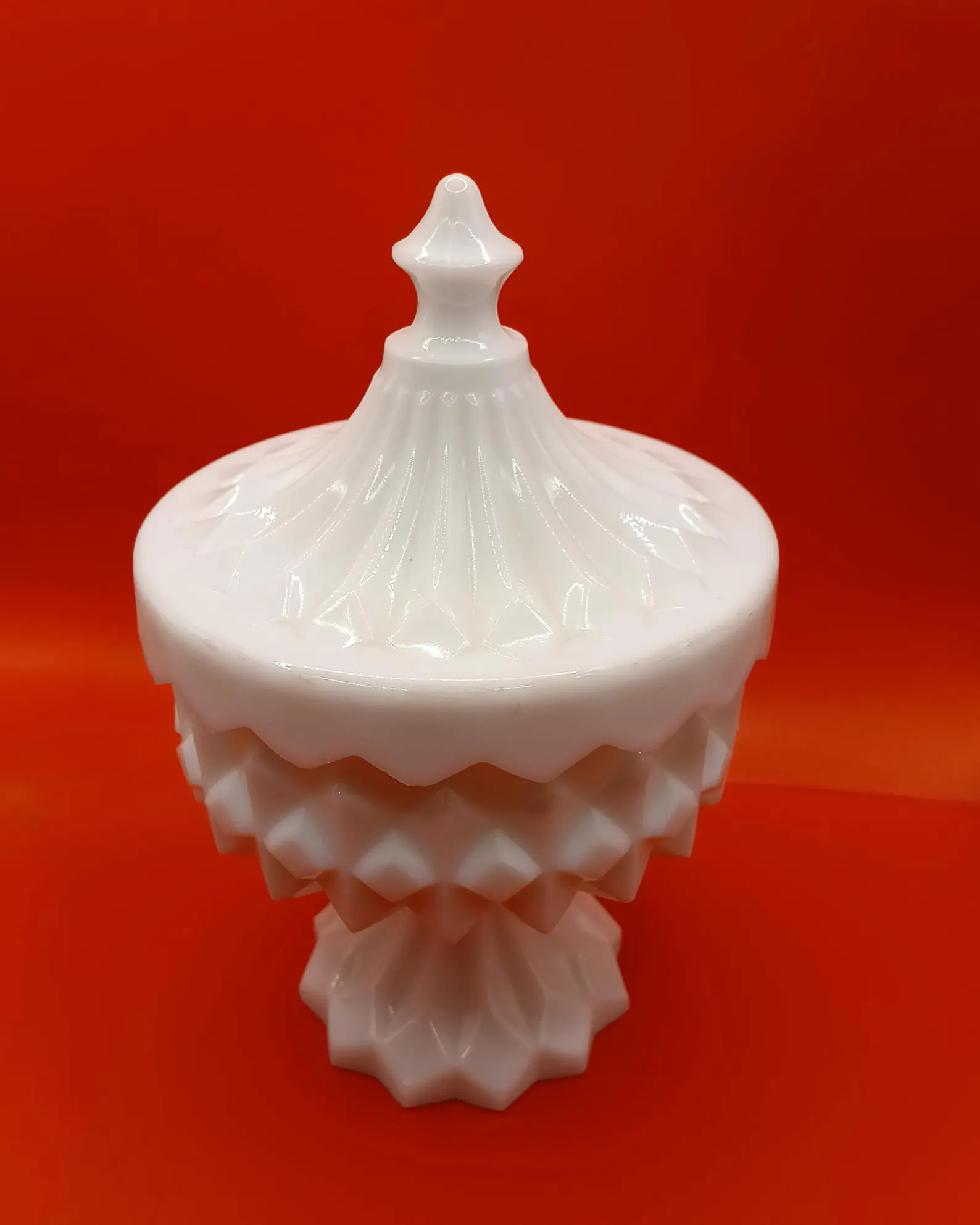 Vintage L.E. Smith Carousel White Milk Glass Covered Candy Dish/Compote Diamond Point | Etsy (US)