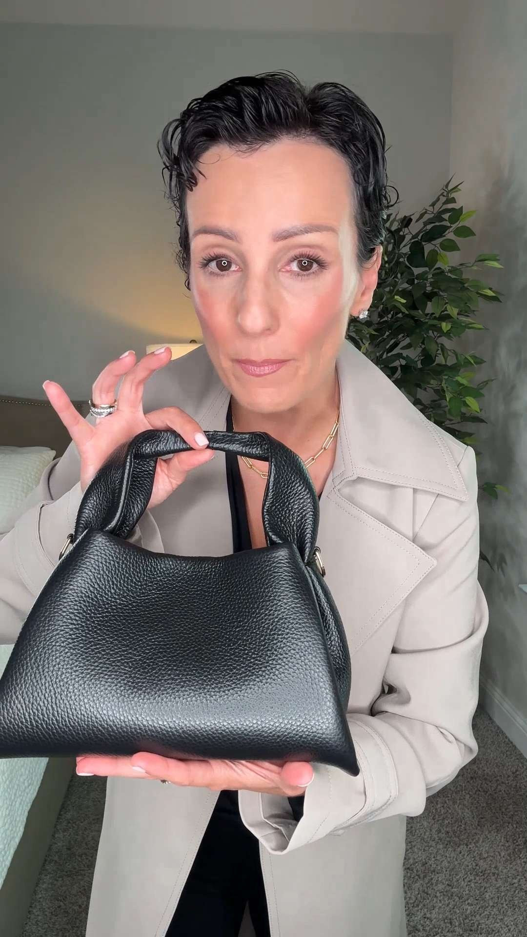 Is this little purse not adorable? 🤍
This leather mini bag from Quince is so chic and beautifully made. The craftsmanship is what really stood out to me—you can see the quality in the details. Quince does such a great job offering real leather at a friendly price point, especially with accessories. This is my third Quince bag, and I’ve loved every single one. It comes with a strap so you can wear it multiple ways, but I especially love it carried like this—so ladylike and elegant. 

 #LTKgrwm #LTKootd