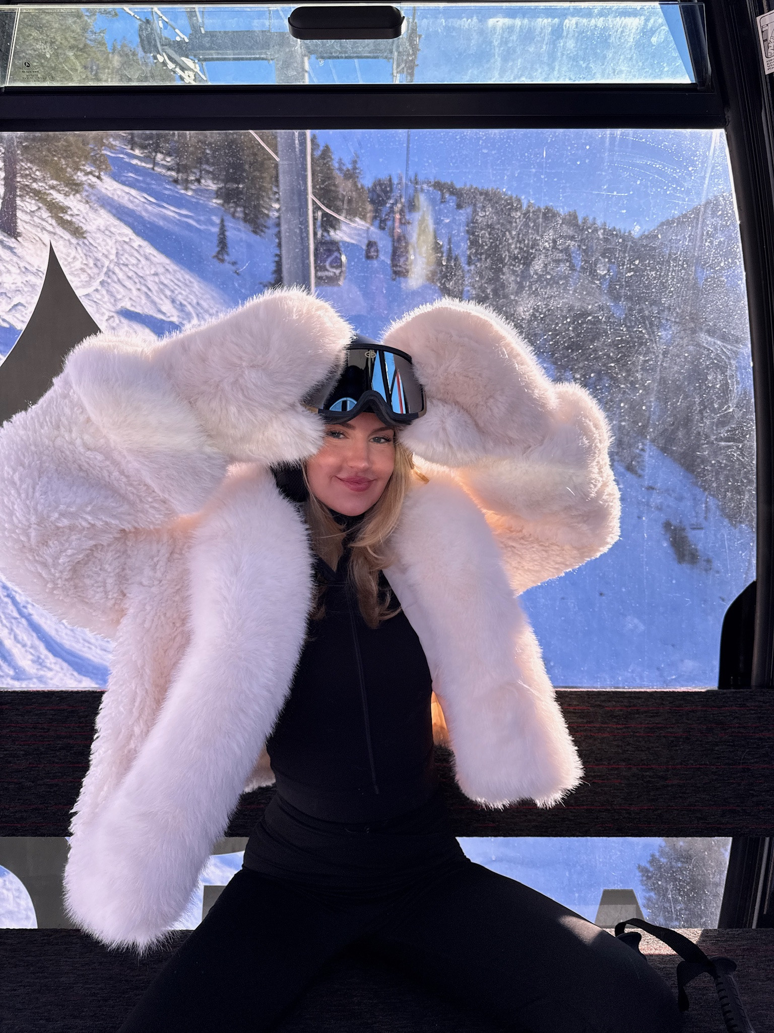 This fur coat is too good! 🥰🥰 

ski outfit, winter fashion, trendy fashion, winter outfit, snow outfit, fur coat, cute skiing outfit 

#LTKSeasonal #LTKStyleTip