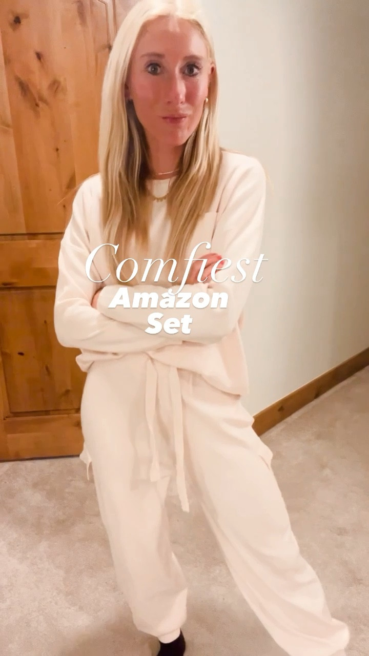 Comfiest amazon set 🤍
On sale today!
Wearing XS!
Comes in many colors!


#LTKfindsunder50 #LTKstyletip #LTKsalealert