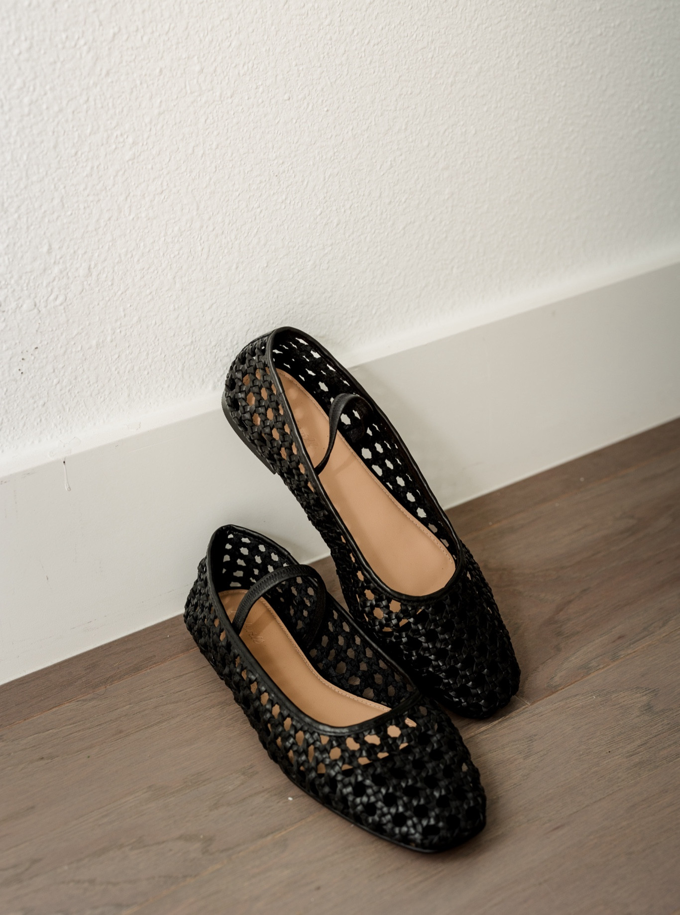 These woven ballet flats are perfect for a Europe vacay! Stylish and comfortable 

Shoes - vacation looks - summer shoes - beach shoes 

#LTKShoeCrush #LTKStyleTip