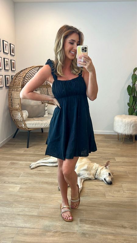 HUGE dress sale this weekend!! This black mini dress runs true to size (I’m in XS). It’s on sale 20% off PLUS an extra 15% off with code DRESSFEST this weekend only. Runs true to size!

a&f
summer dress
casual dress
sale


#LTKsalealert #LTKunder100 #LTKunder50
