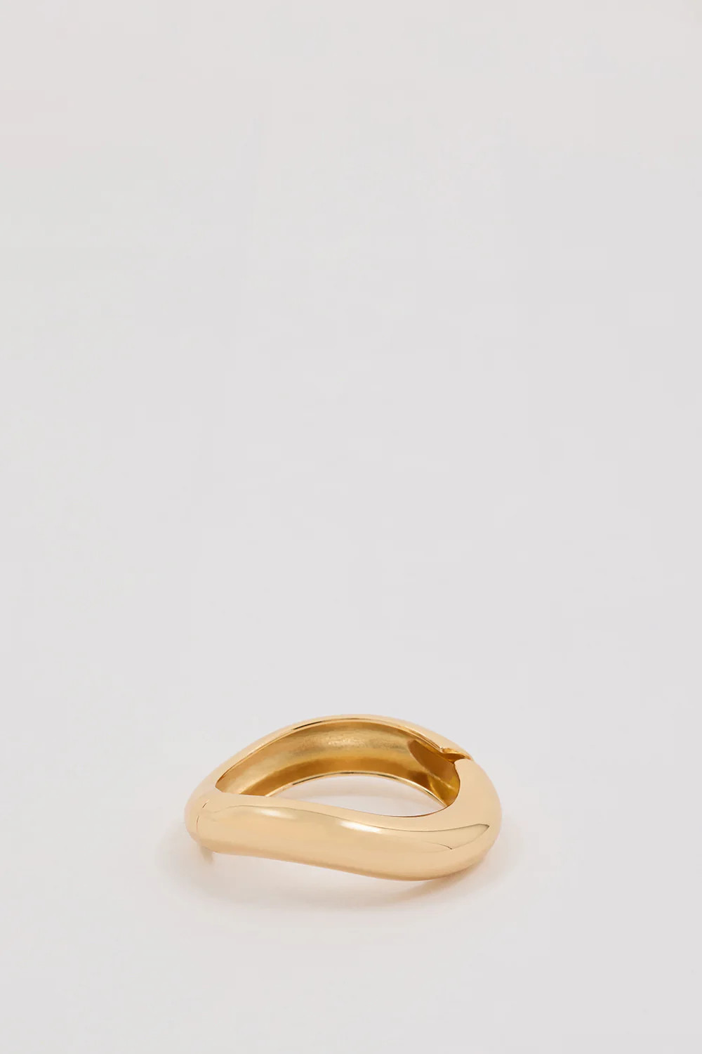 ANNA ROSSI MED WARPED BANGLE GOLD | DISSH