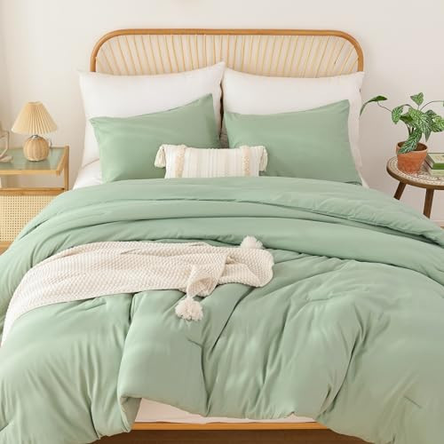 ROSGONIA King Size Sage Green Comforter Set - 3 Piece Bedding Set with Boho Style, Lightweight Down Alternative Comforter, Cozy Blanket Bedspreads Quilt for All Seasons | Amazon (US)
