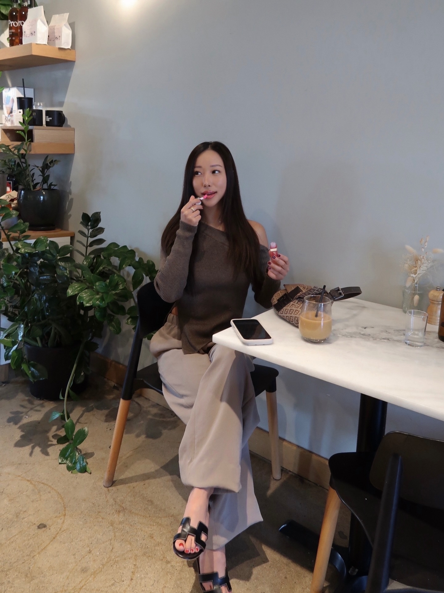 Learning to move through the day a little more intentionally and appreciate the quiet moments in between ☕️

Outfit linked in stories @astrthelabel @aritzia

#LTKootd #LTKSpringSale #LTKdayinmylife
