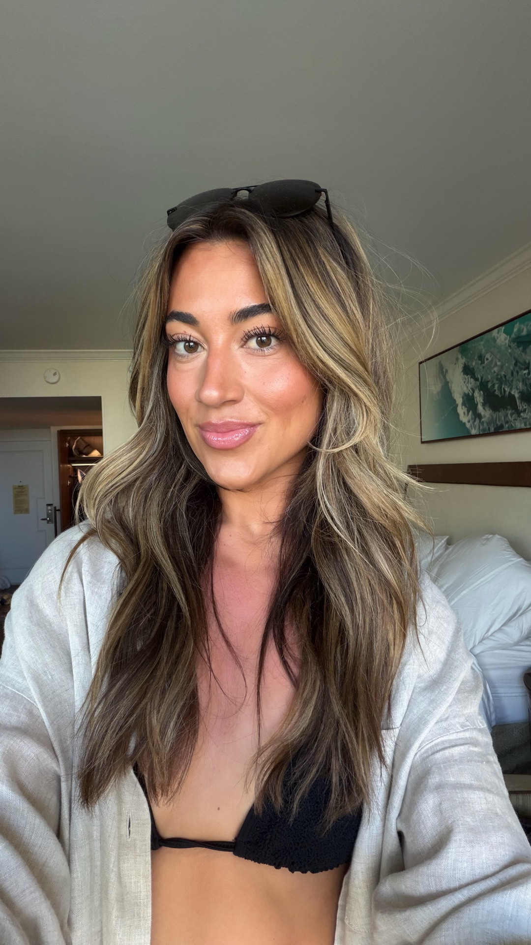 glowy beach makeup is my faveeee! ✨🌊💄
comment “makeup” for a dm with all the links & shade info 🤍 FYI - you can now grab lots of these @naked_sundays products I shared on your next Ulta run! Perfect for stocking up before a trip 🫶🏽 #nakedsundayspartner #beachmakeup #grwmforthebeach #natrualmakeup #glowymakeup 

Products & Shades:
+ Naked Sundays BeautyScreen Peptide Foundation Tint SPF 50 - Shade 3
+ Naked Sundays SPF 50 Bronzing Drops Serum Sunscreen
+ Rare Beauty Warm Wishes Effortless Bronzer Stick - Always Sunny
+ Naked Sundays Glow Balm Peptide Blush Stick SPF 50 - Pink Pop 
+ Kosas Revealer Extra Bright Concealer - Illusion
+ DIBS Beauty LoveBeam Setting Powder - New Beginnings
+ DIBS Beauty Duet Naked Bronzer - Carmel Cappuccino 
+ Rare Beauty Brow Harmony Flexible Lifting Gel
+ Lancôme Cills Booster XL Mascara Primer 
+ YSL Lash Clash Mascara 
+ Makeup Forever Artist Color Pencil - Wherever Walnut
+ Patrick Ta Major Moisture Smoothing and Hydrating Lip Balm - Pink Salted Carmel
+ Naked Sundays Late Checkout Eau De Toilette

