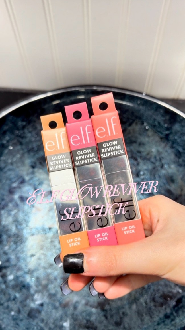 these are amazing♡︎
•
•
•
#elfcosmetics #elfslipstick #makeup #review #lipswatches

#LTKgrwm #LTKU #LTKBeauty