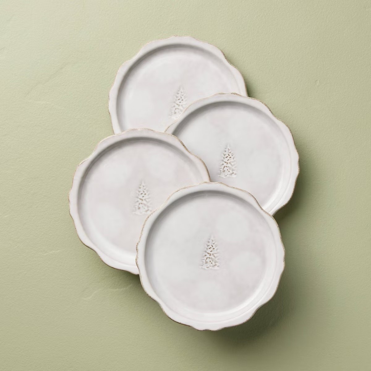 The perfect dinning plates for the Holidays. 

#LTKHome #LTKStyleTip #LTKSeasonal