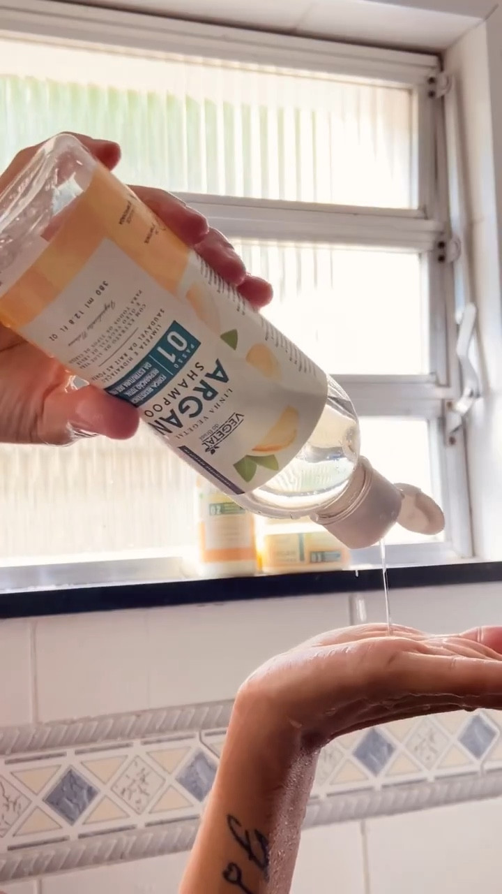 Comecei a usar o kit de óleo de argan da @vegetaldobrasill ,linha TOTALMENTE vegana🌱
os componentes dos produtos são de origem natural e fontes de grandes volumes de vitaminas, antioxidantes e outros nutrientes que fazem bem à saúde capilar. Mesmo sendo enriquecido em óleos,ele nutriu meus fios sem deixa-los pesados 🤎

#ltkconbr2023 #hair #ltkbeauty #vegetalbrasil #linhavegana #hairvegan #cronogramacapilar #hair

#LTKbrasil #LTKU