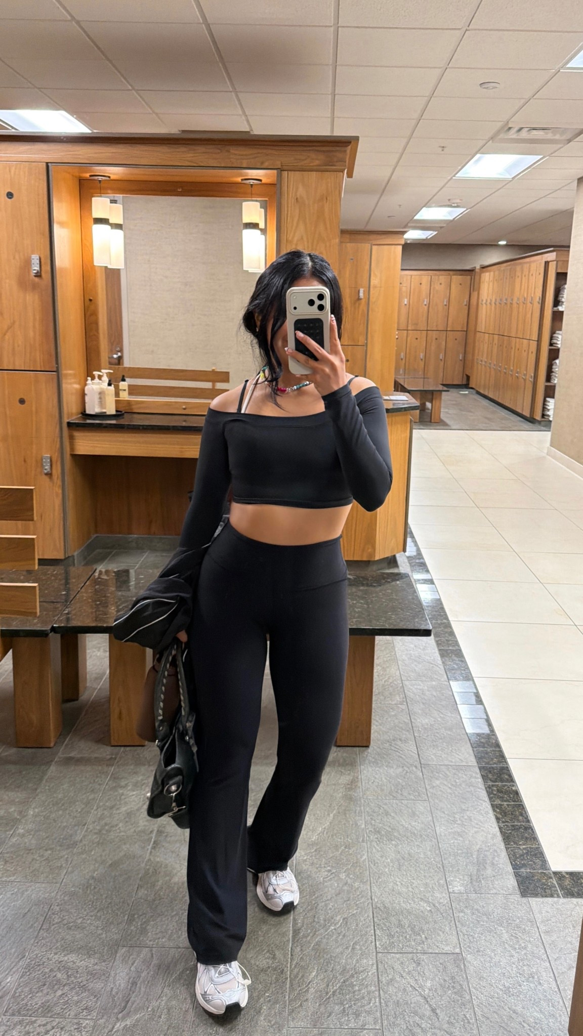Morning lifting fit! 🖤🎨 Forgot how much I loved these leggings! Size 2