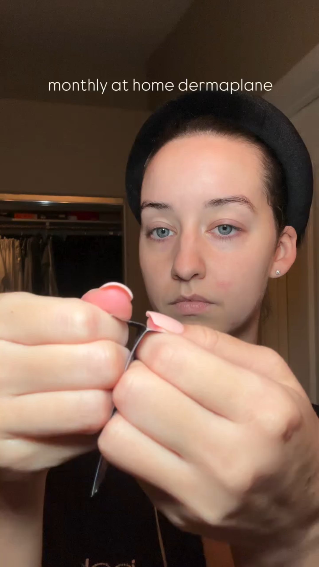 ✨ Monthly at-home dermaplane ✨
Regular dermaplaning helps maintain a smoother skin texture, enhances product absorption, and gives that instant glow we all love.

⚠️ Disclaimer: I’m a licensed esthetician using a medical-grade scalpel with professional training. This technique should only be performed by trained professionals. For at-home use, opt for a safe dermaplaning tool designed for personal care.

#skincare #skin #dermaplane #oildermaplaning #asmrskincareroutine