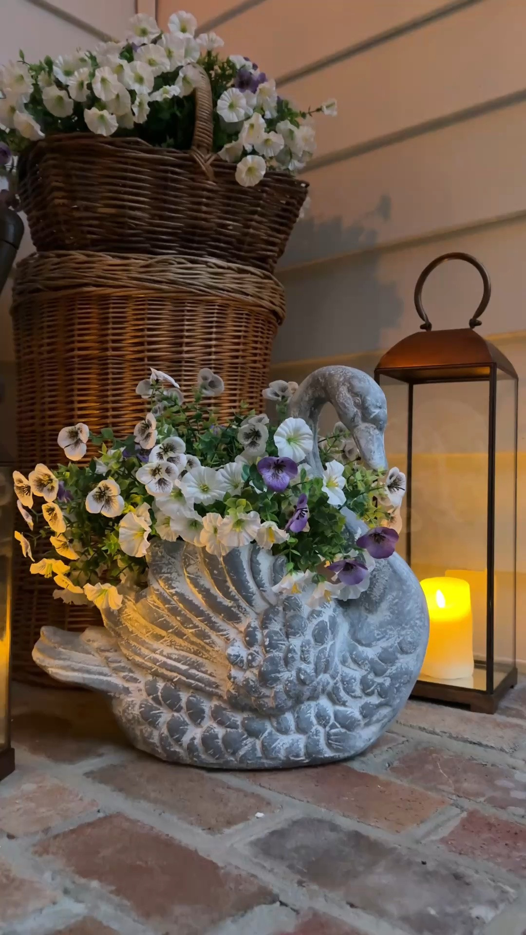 Porch Decor Faves 🦢✨

#LTKdayinmylife #LTKHome #LTKgrwm
