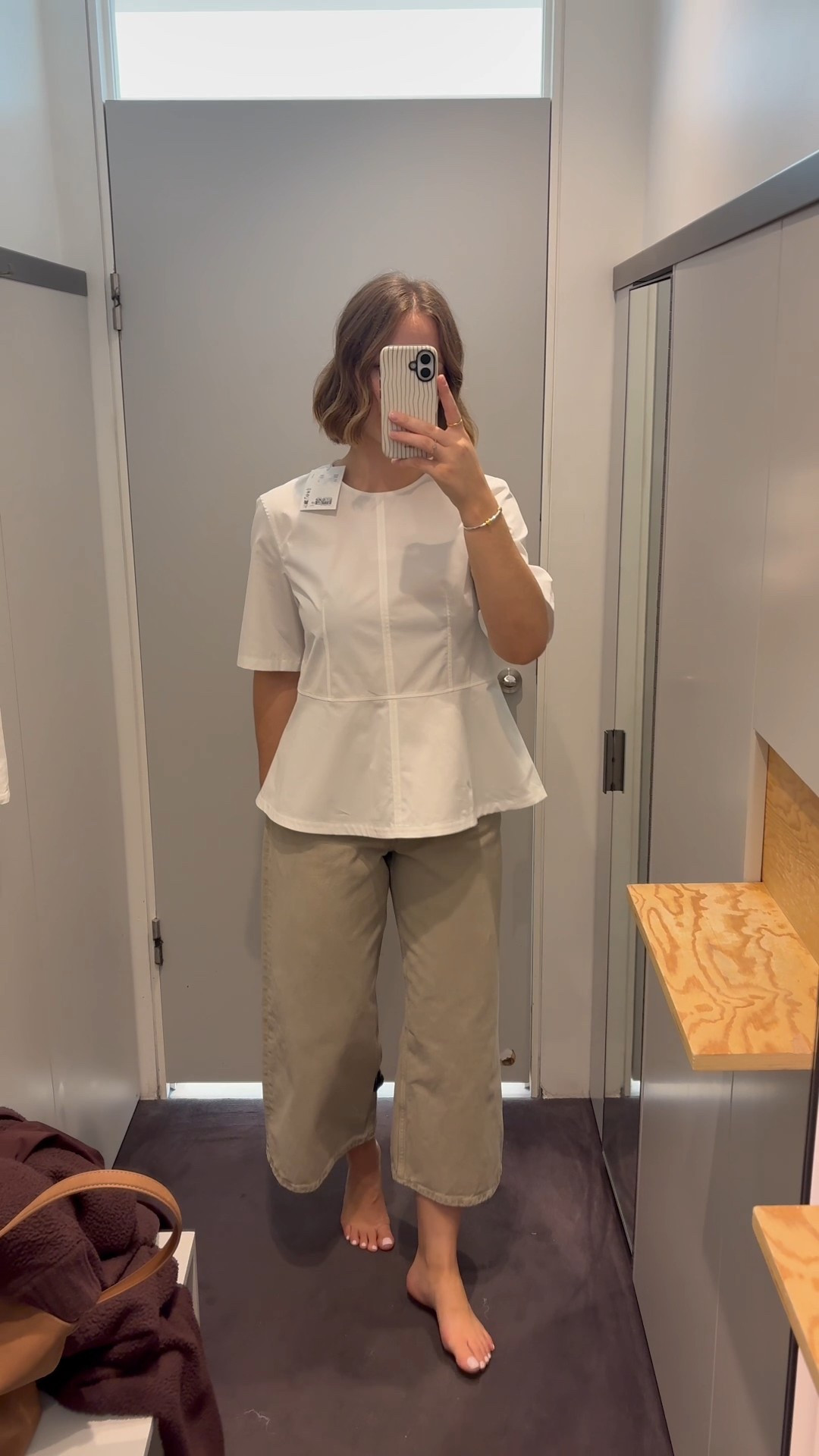 Very cute office outfit for the warmer months! 