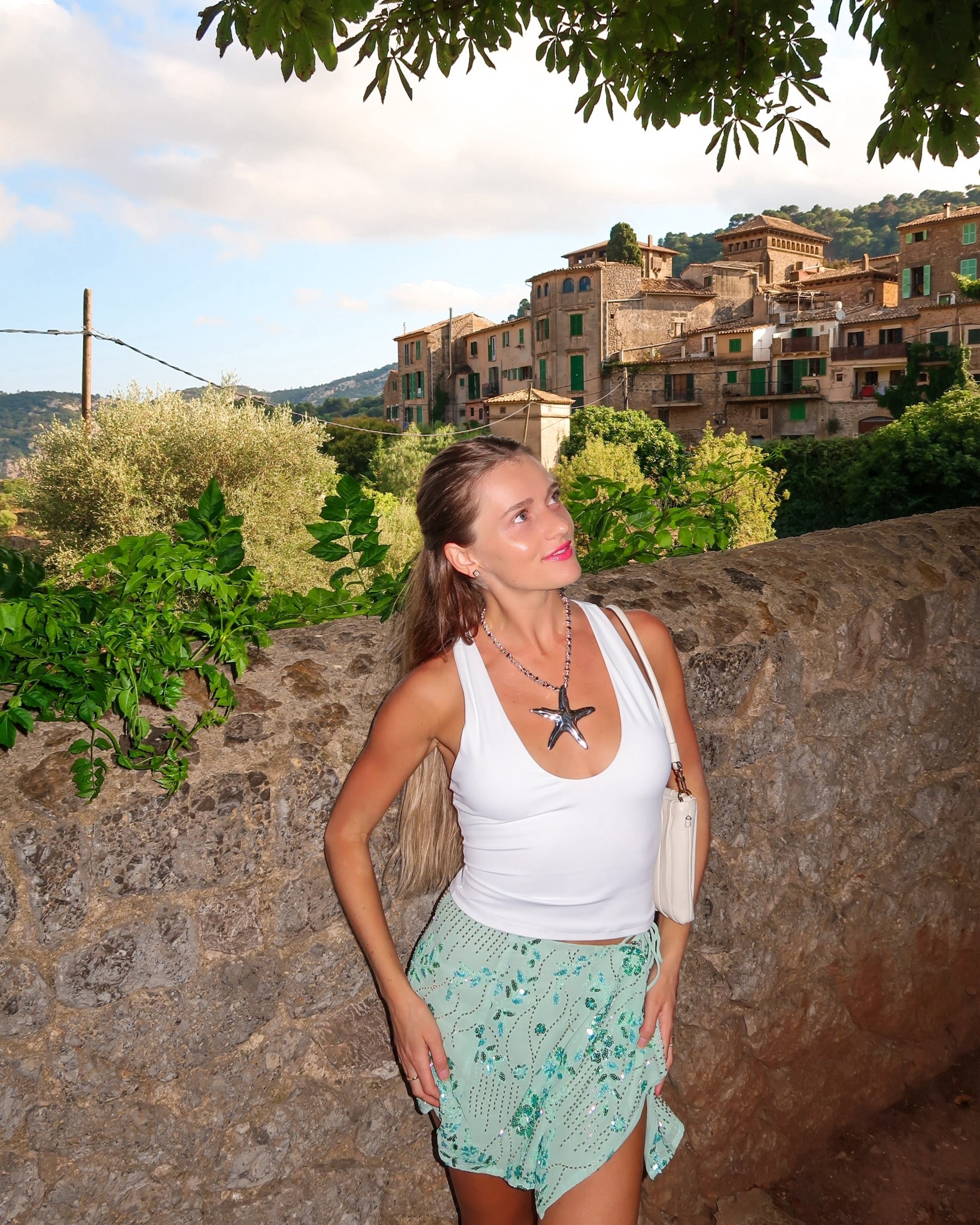 Full vacay look linked ✨