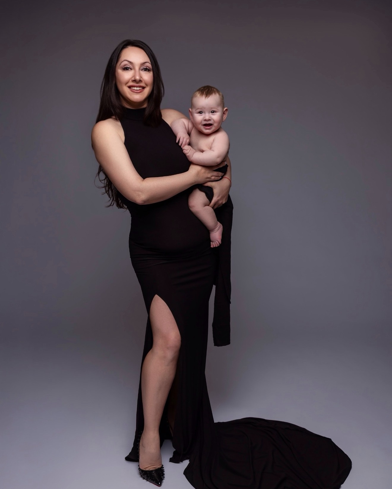Sleek, timeless, and Amazon 😮‍🔥
This black dress is giving luxury without the luxury price. Snatched fit, elegant silhouette, and somehow still mom-approved (yes, I’m holding my baby 💕). Perfect for photoshoots, date nights, events — or anytime you want to feel THAT confident.

Linking this stunning black dress from Amazon for a price you won’t believe 🖤✨
Trust me, this is one of those “add to cart immediately” pieces.

#AmazonFinds #LTKfashion #LittleBlackDress #MomStyle #AffordableFashion #DressGoals

#LTKmomlife #LTKMidsize #LTKValentine