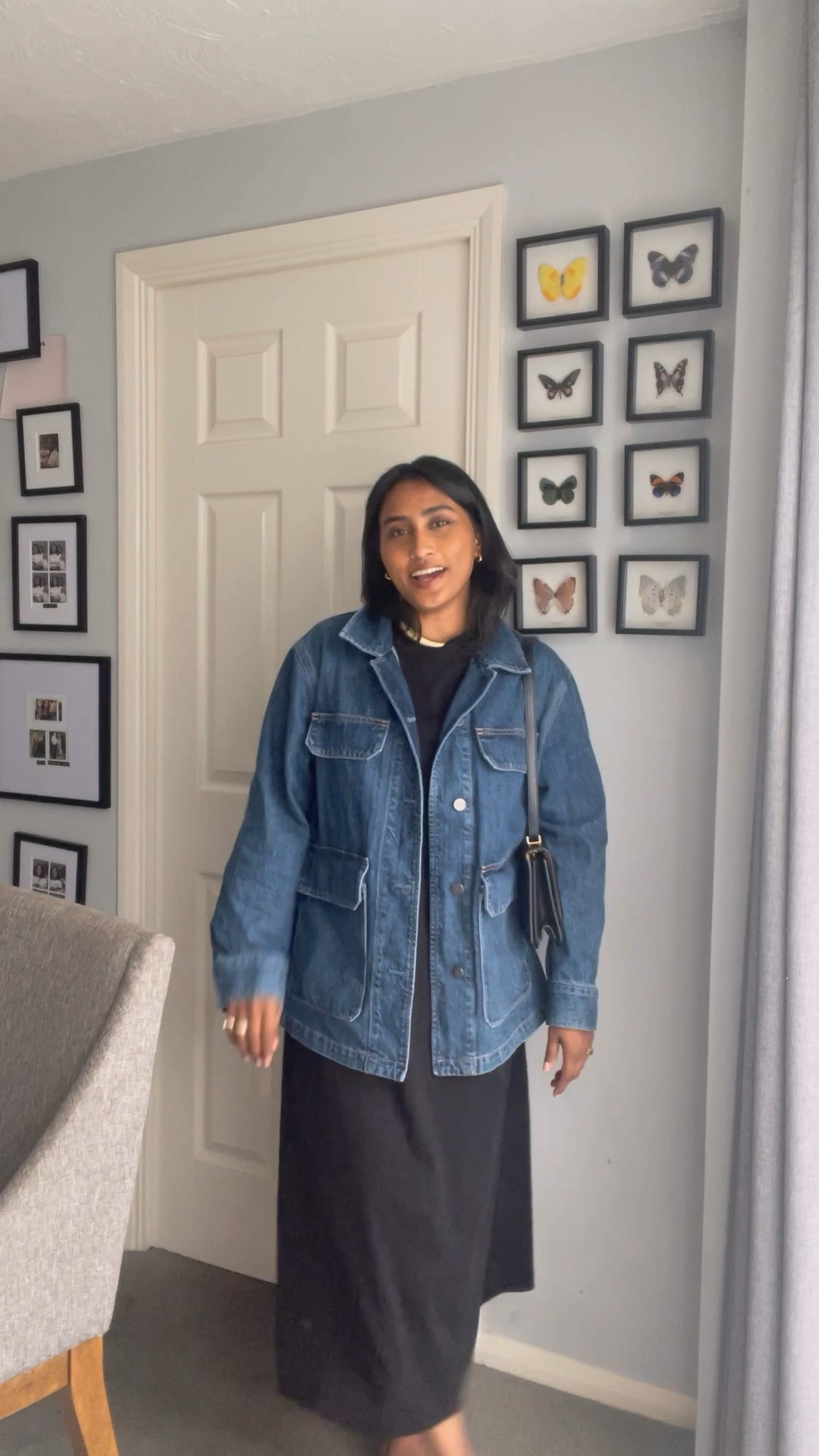 Day 5 of 30 days of autumn outfits 

T-shirt dress 
Denim jacket 
Manolo maysales 
Vintage necklace 
Shoulder bag