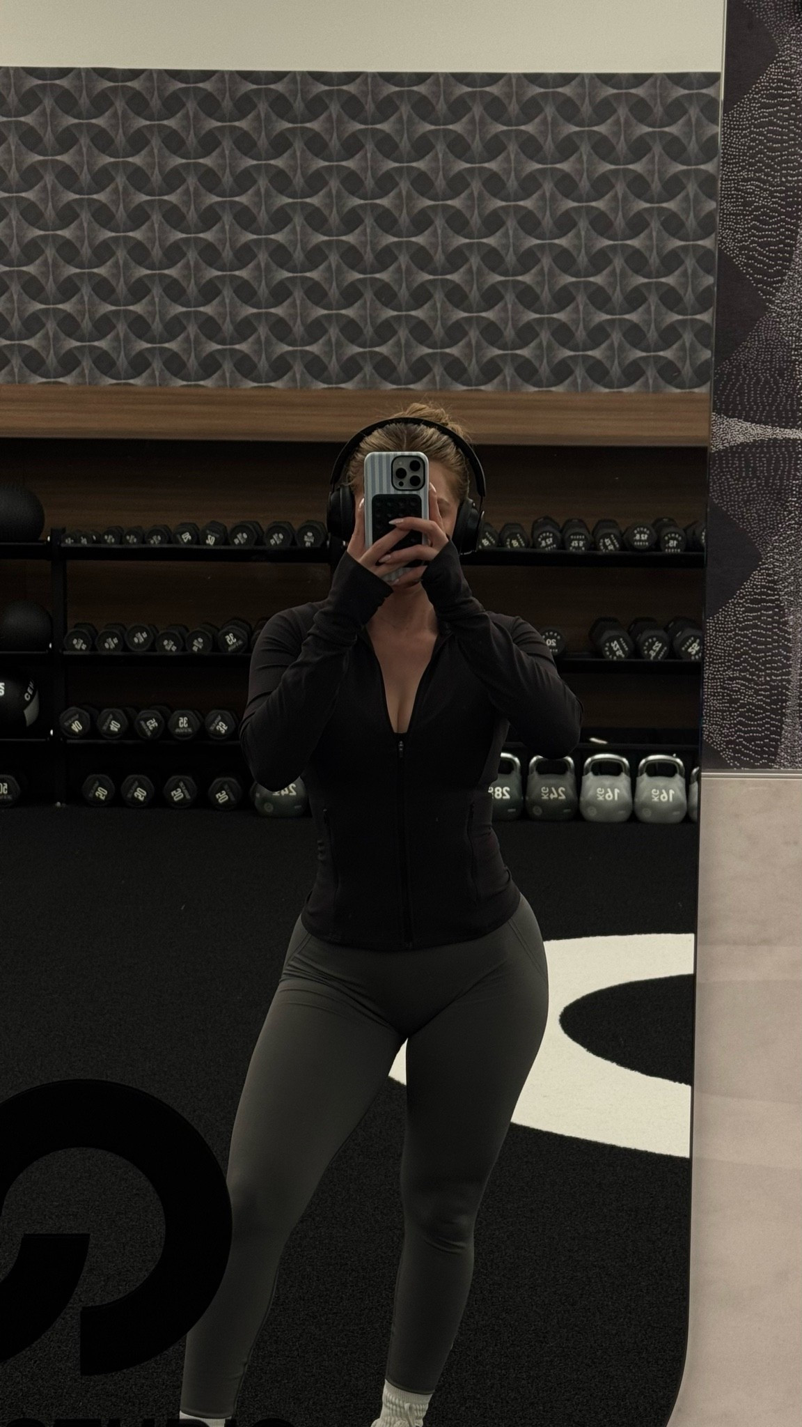 black + grey gym outfit combo

#LTKootd #LTKfitnessgoals #LTKActive