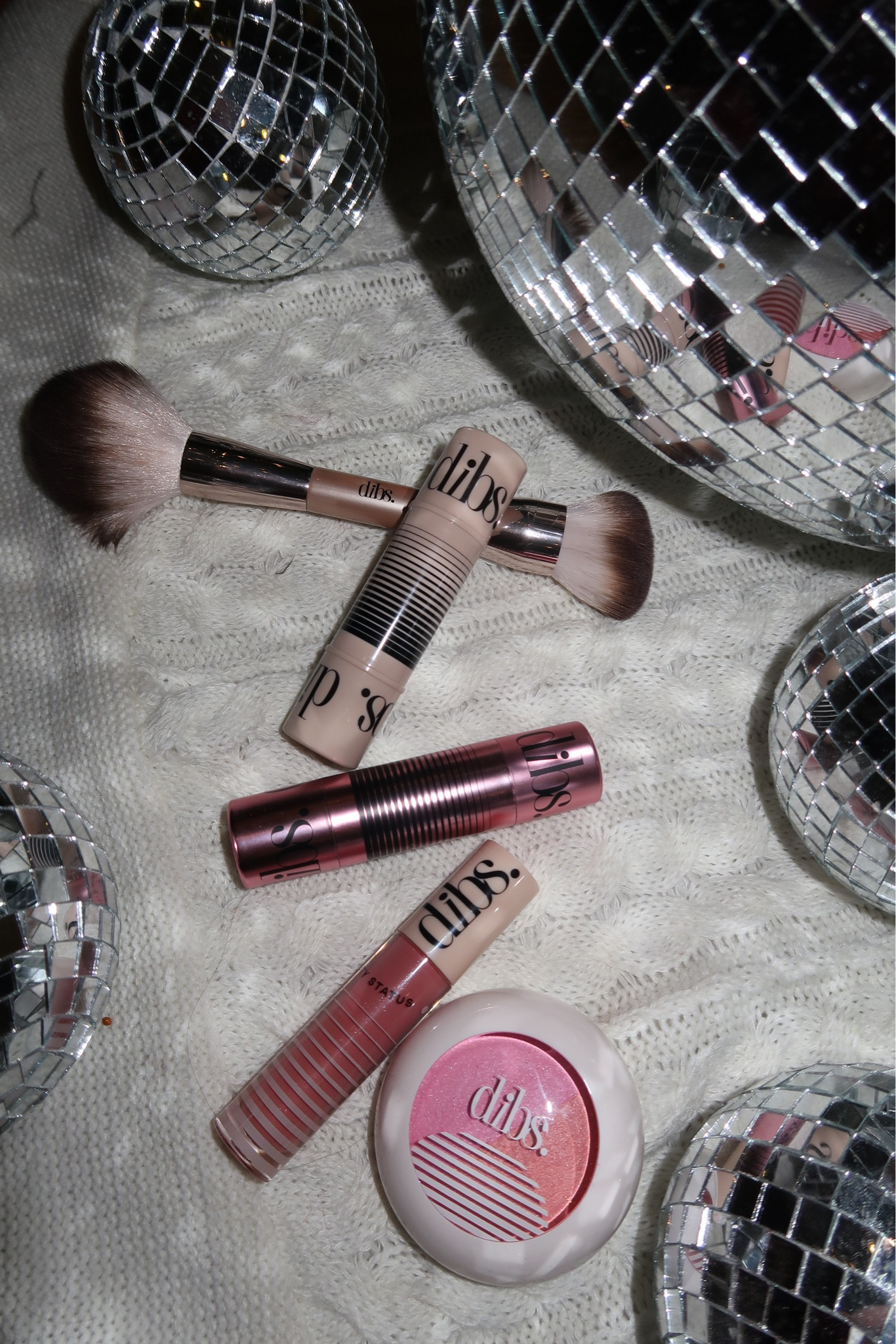 Dibs makeup 
Blush 
Lipgloss 
Double sided brush 

Gifts for her, gift idea, stocking stuffer

#LTKBeauty #LTKHoliday #LTKGiftGuide