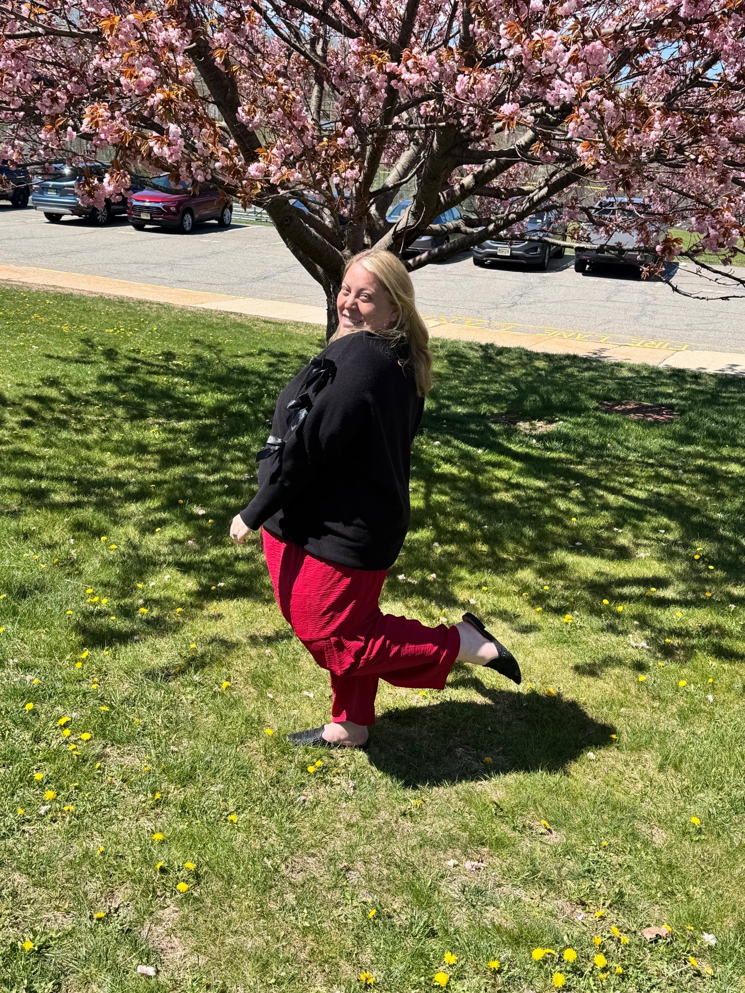 The cutest (and comfiest) red cargo pants! 

#LTKmomlife #LTKPlusSize #LTKMothersDay
