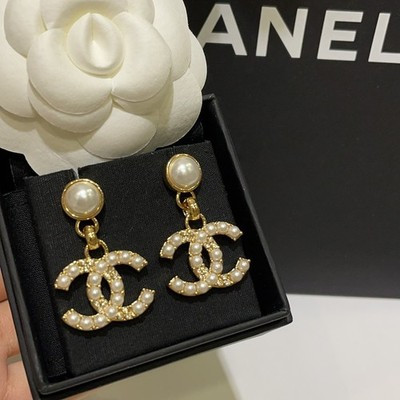 100% Authentic CHANEL CC Logo White Pearl Earrings | eBay US