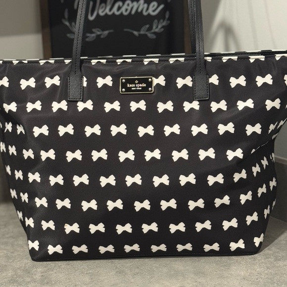 Kate Spade Wilson Bow Margareta Tote-Excellent Pre-Owned Condition!! | Poshmark