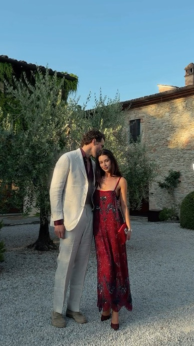 First wedding guests of the summer 🌹 Vintage dress for tonight’s welcome party 👠🤍

#LTKootd #LTKWedding #LTKSeasonal