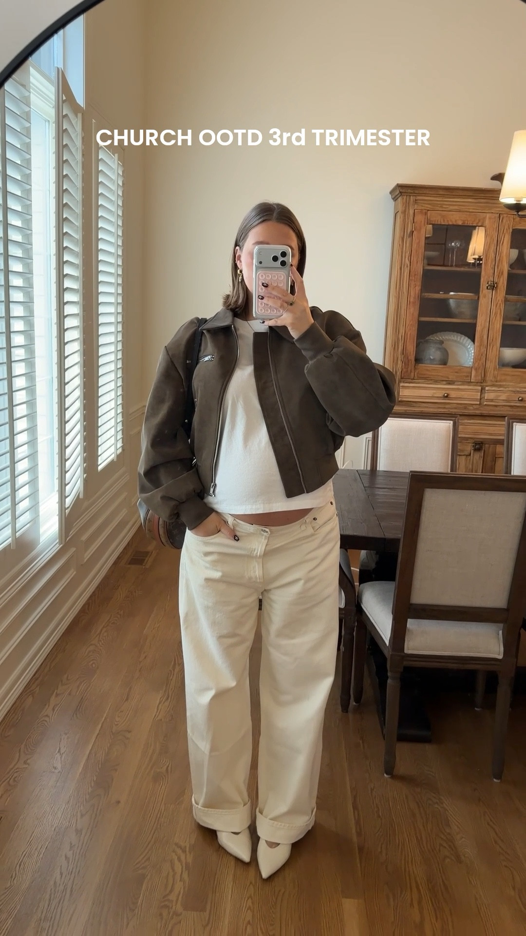 Size small in tee runs super oversized I love the looser fit tho, jeans went up one for pregnancy size 31 linked similar from Abercrombie also. Jacket old linked a bunch similar! Jewelry code: BRE15

#pregnancystyle #pregnant #pregnantstyle #creampants #bumpstyle #shorthair #bracha #bresheppard

