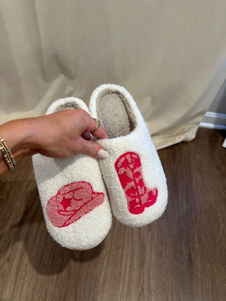 Cute new slippers
Postpartum finds
Amazon finds
Cowgirl slippers
Gift guide for her 


#LTKHoliday #LTKbump #LTKGiftGuide
