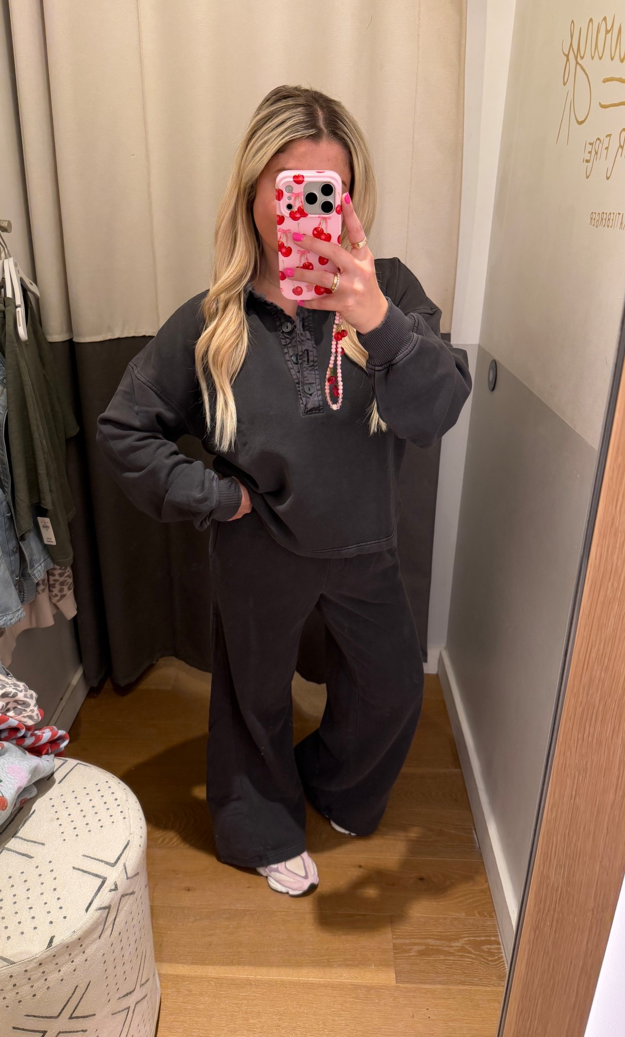 New aerie matching set
Size small
New balance sneakers tts
@Aerie 

#LTKootd