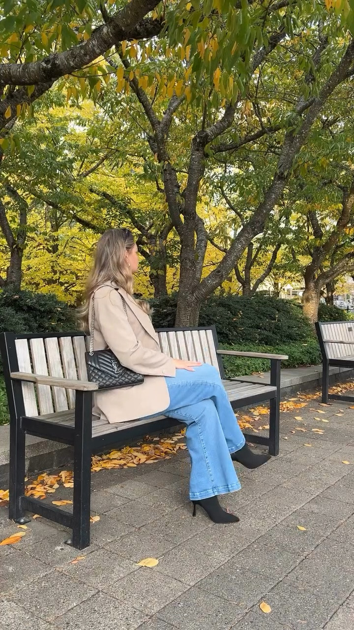 One pair and you will be hooked. ☁️👠 @cosyisland_official #cosyisland #cosyislanders #ad