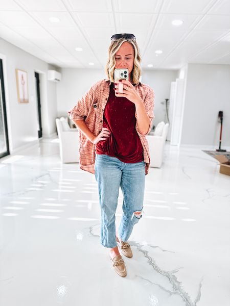 When it’s almost fall and the sun is still shining… 

Fashionably late mom
Flannel
Boyfriend flannel
Tee
Straight leg jeans 
Mules
Fall outfits 


#LTKshoecrush #LTKfindsunder50 #LTKover40