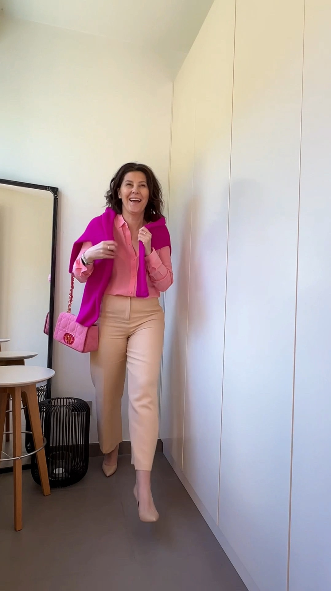 A good cream cropped pants will be your best workwear companion through spring/summer. 
Pair it with a cute blouse and a pair of heels and you are ready to go. 

#LTKstyletip #LTKworkwear #LTKeurope