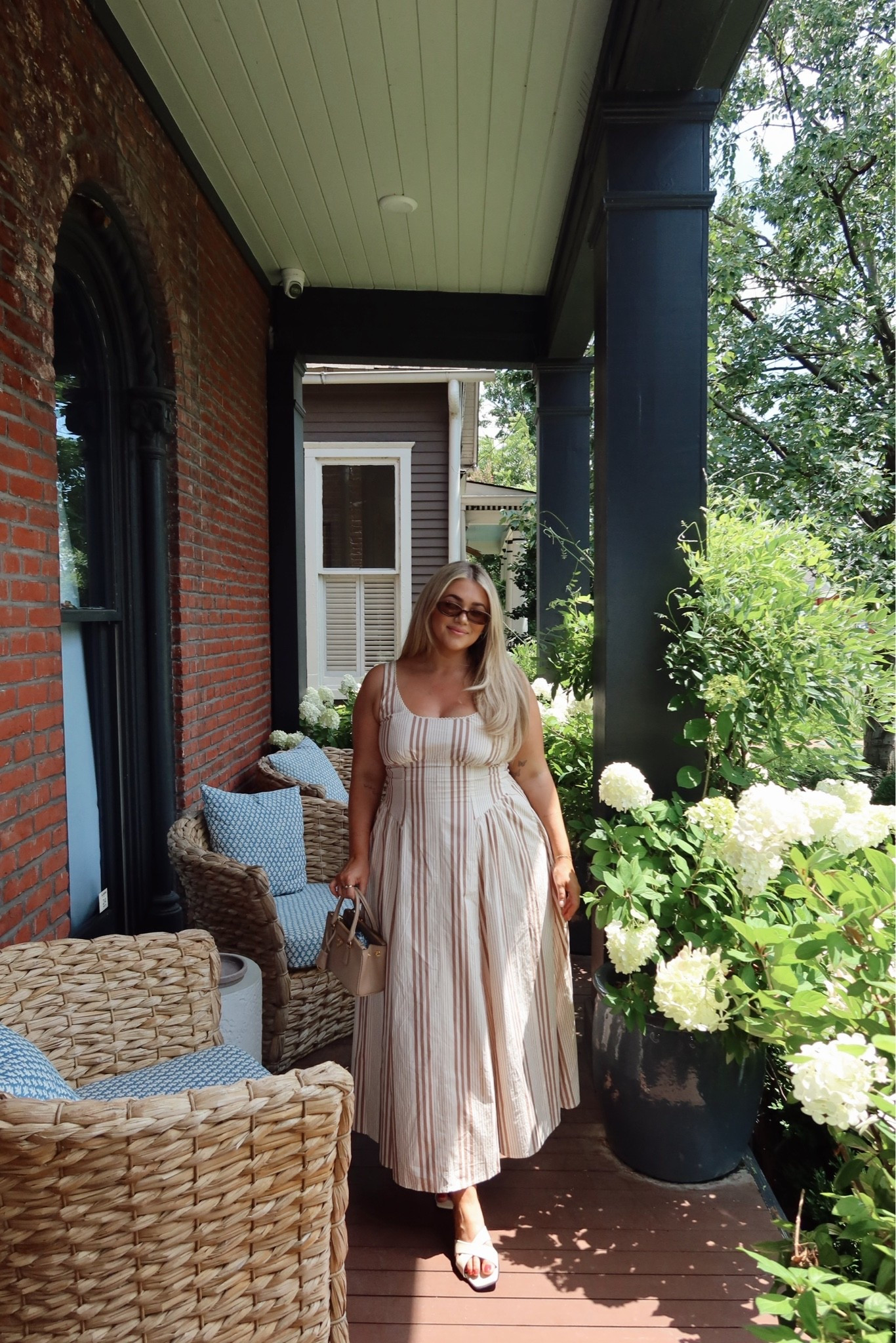 Today’s outfit!! 🤍 
Dress is a size large