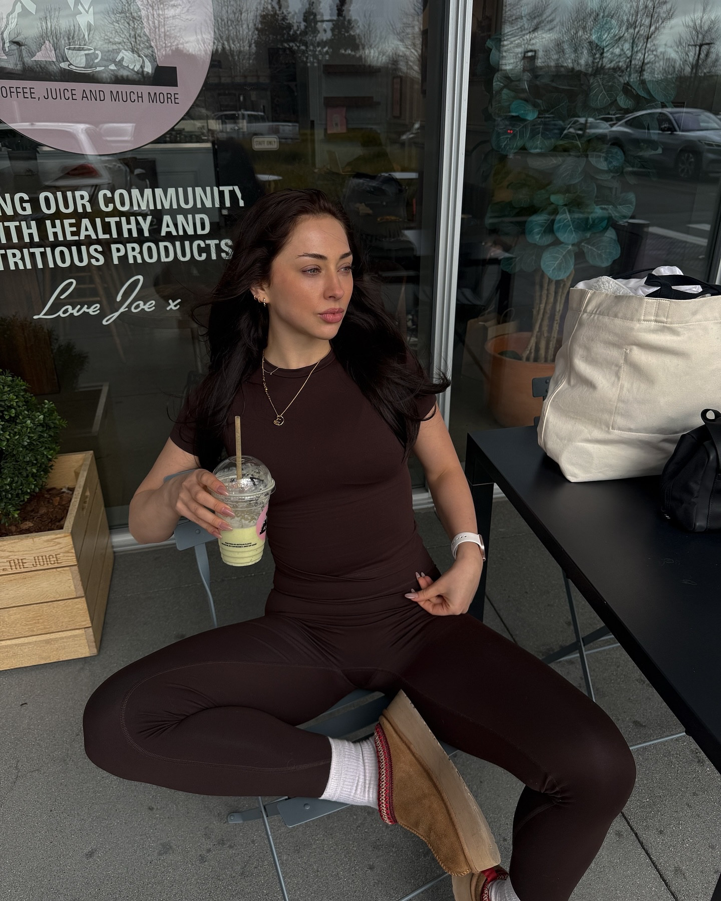 Post Pilates green juice run with @lounge_ 

.

.

#workoutset #workoutsets #loungewear #cuteworkoutoutfit #pilates #pilatesoutfit #pilatesprincess #brownworkoutset #lounge #sale