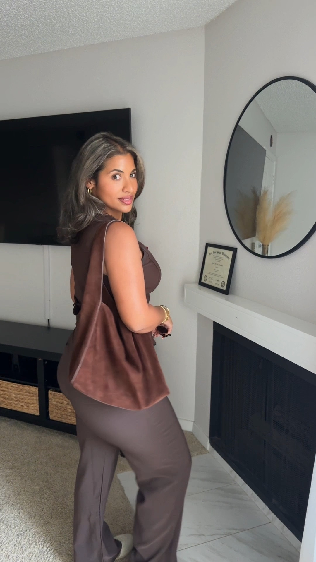 Chocolate brown for fall 🍫🍂

- vest is from Nordstrom rack just can’t find the actual one! Wearing a size L
- pants wearing a size L


#LTKWorkwear #LTKFallSale #LTKFindsUnder100
