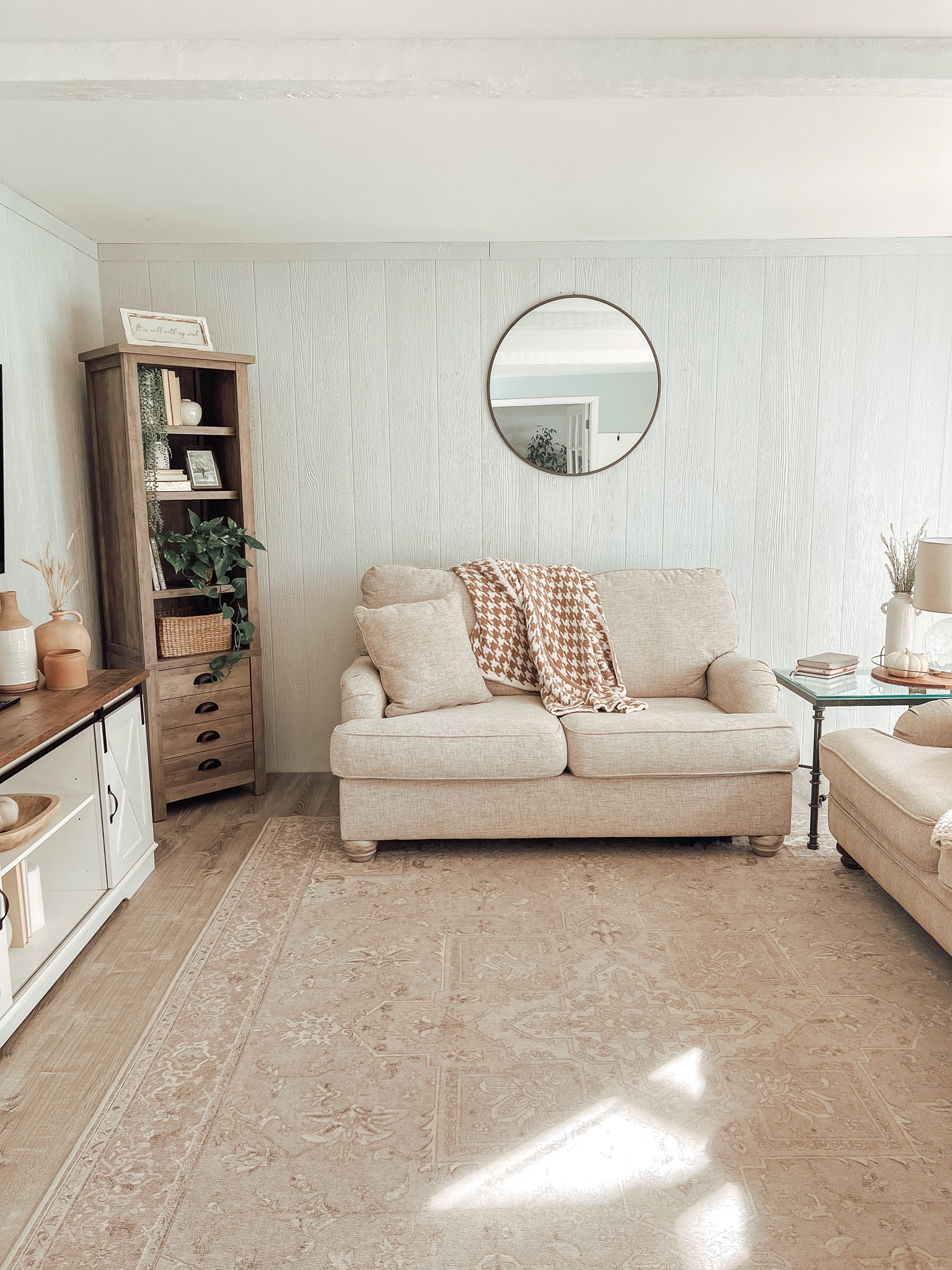 Farmhouse living room 
Neutral home decor 
Neutral ruggable rug 

#LTKhome