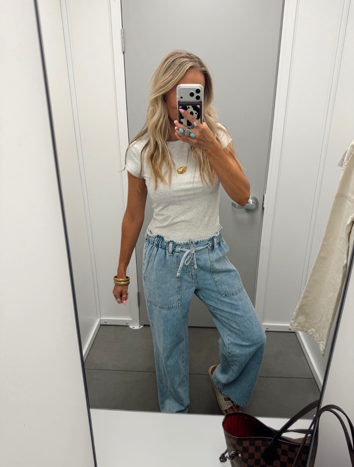 🤍 Finally tried on the new Gap inspired drawstring waistband pants & im IN LOVE! These came home with me 👏🏼🔗😱 

Wearing size s / my tts paired with one of my favorite basic tees! 

#LTKdayinmylife #LTKgrwm #LTKootd