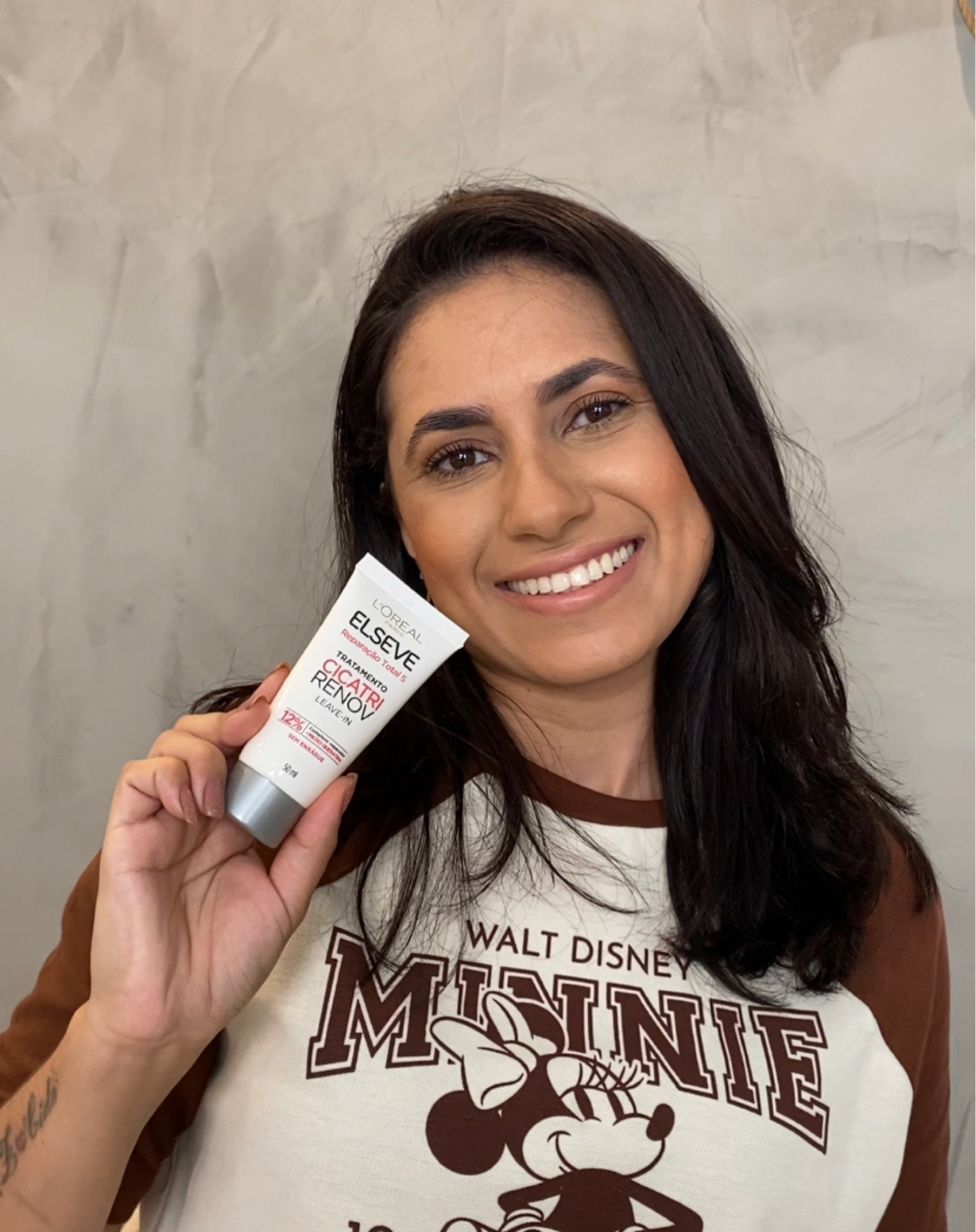 Elseve L’oreal Paris Reparação total 5 cicatri renov 

Levar-um para todos os tipos de cabelos. Possui 10 benéficos que repara os dados do cabelo sem pesar. 

1- toque deslizante 
2- desembaraço imediato
3- 10x menos quebra
4- anti-umidade
5- proteção térmica 
6- reparação instantânea 
7- selagem das pontas 
8- 100% mais brilho
9- maciez profunda 
10- anti-frizz

#LTKbeauty #LTKmidsize #LTKbrasil